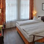 Elefant Hotell 3*